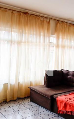 Casa à venda com 480m², 5 quartos e 6 vagas Casa à venda com 480m², 5 quartos e 6 vagassala
