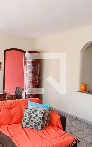 Casa à venda com 480m², 5 quartos e 6 vagas Casa à venda com 480m², 5 quartos e 6 vagassala