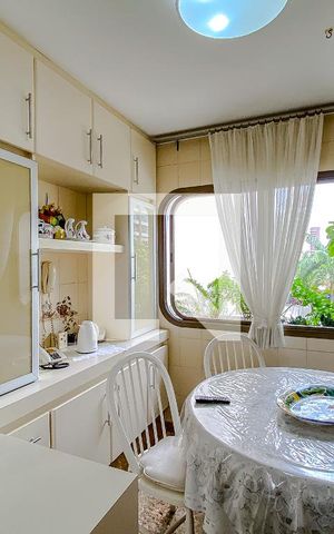 Apartamento à venda com 219m², 4 quartos e 3 vagasCozinha