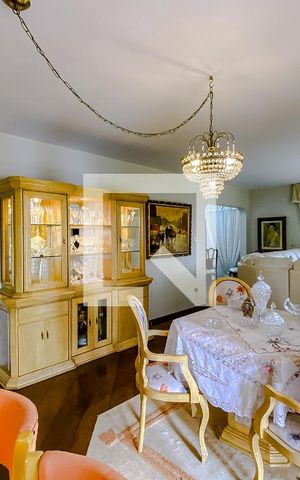 Apartamento à venda com 219m², 4 quartos e 3 vagasSala