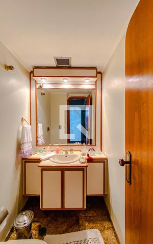 Apartamento à venda com 219m², 4 quartos e 3 vagasLavabo