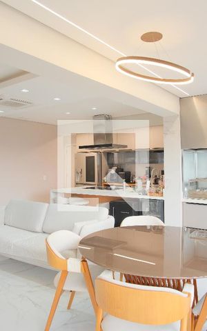 Apartamento à venda com 102m², 3 quartos e 2 vagasVaranda