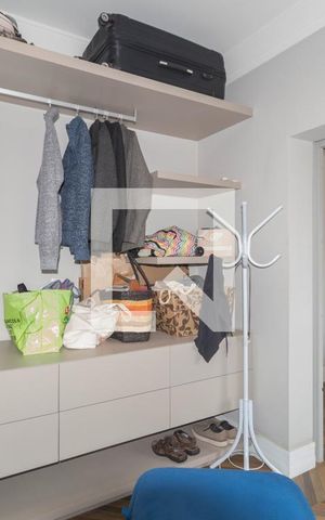 Apartamento à venda com 209m², 3 quartos e 4 vagas Apartamento à venda com 209m², 3 quartos e 4 vagasCloset - Suíte 1