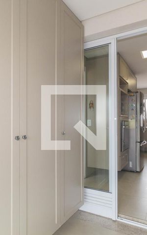 Apartamento à venda com 209m², 3 quartos e 4 vagas Apartamento à venda com 209m², 3 quartos e 4 vagasDespensa - Cozinha