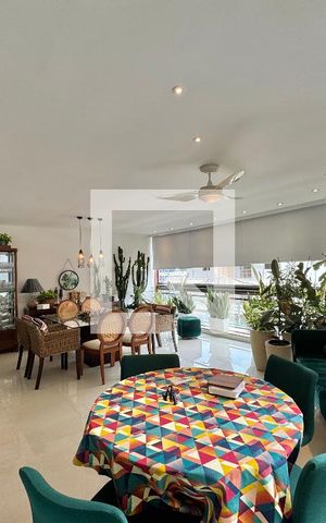 Apartamento à venda com 186m², 4 quartos e 3 vagas Apartamento à venda com 186m², 4 quartos e 3 vagasVaranda