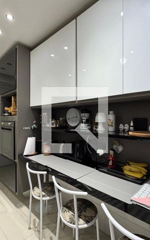 Apartamento à venda com 186m², 4 quartos e 3 vagas Apartamento à venda com 186m², 4 quartos e 3 vagasCozinha e Área de Serviço
