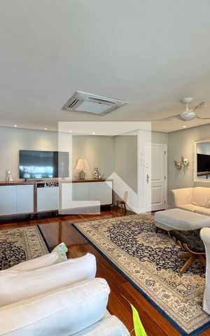Apartamento à venda com 186m², 4 quartos e 3 vagas Apartamento à venda com 186m², 4 quartos e 3 vagasVaranda