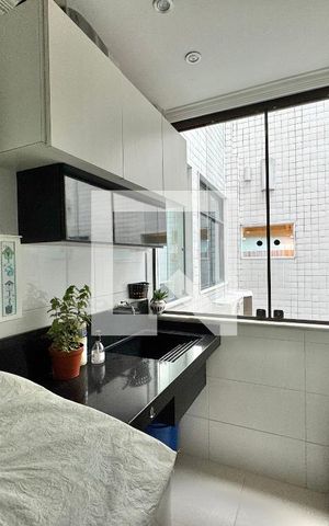 Apartamento à venda com 186m², 4 quartos e 3 vagas Apartamento à venda com 186m², 4 quartos e 3 vagasCozinha e Área de Serviço