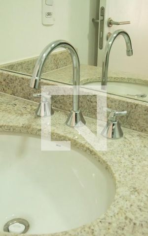 Apartamento à venda com 71m², 2 quartos e 1 vagaBanheiro da Suíte