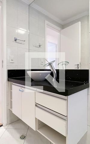 Apartamento para alugar com 130m², 3 quartos e 2 vagas Apartamento para alugar com 130m², 3 quartos e 2 vagasBanheiro Social