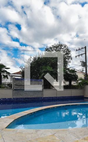 Apartamento para alugar com 130m², 3 quartos e 2 vagas Apartamento para alugar com 130m², 3 quartos e 2 vagasÁrea comum - Piscina