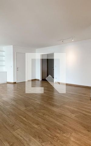Apartamento para alugar com 130m², 3 quartos e 2 vagas Apartamento para alugar com 130m², 3 quartos e 2 vagasSala