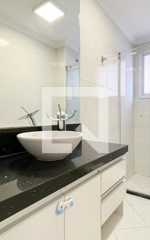Apartamento para alugar com 130m², 3 quartos e 2 vagas Apartamento para alugar com 130m², 3 quartos e 2 vagasBanheiro Social
