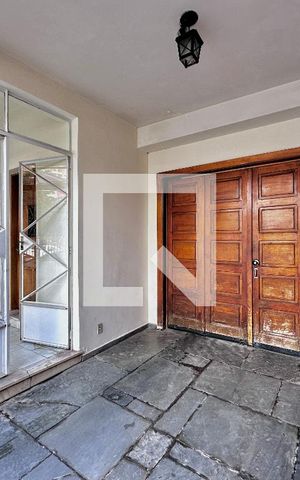 Casa à venda com 220m², 3 quartos e 3 vagas Casa à venda com 220m², 3 quartos e 3 vagasGaragem