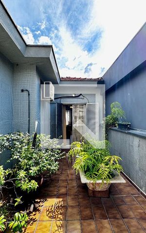 Casa à venda com 220m², 3 quartos e 3 vagas Casa à venda com 220m², 3 quartos e 3 vagasSacada Quarto 3