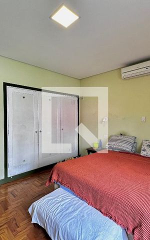 Casa à venda com 220m², 3 quartos e 3 vagas Casa à venda com 220m², 3 quartos e 3 vagasQuarto 1