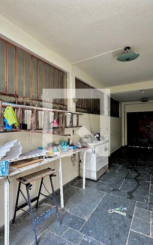 Casa à venda com 220m², 3 quartos e 3 vagas Casa à venda com 220m², 3 quartos e 3 vagasQuintal