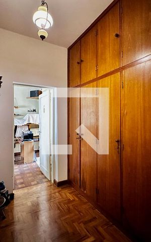 Casa à venda com 220m², 3 quartos e 3 vagas Casa à venda com 220m², 3 quartos e 3 vagasCloset