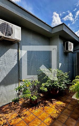 Casa à venda com 220m², 3 quartos e 3 vagas Casa à venda com 220m², 3 quartos e 3 vagasSacada Quarto 3