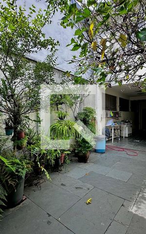 Casa à venda com 220m², 3 quartos e 3 vagas Casa à venda com 220m², 3 quartos e 3 vagasQuintal