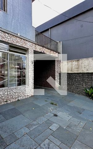 Casa à venda com 220m², 3 quartos e 3 vagas Casa à venda com 220m², 3 quartos e 3 vagasGaragem