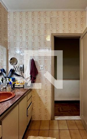 Casa à venda com 220m², 3 quartos e 3 vagas Casa à venda com 220m², 3 quartos e 3 vagasBanheiro