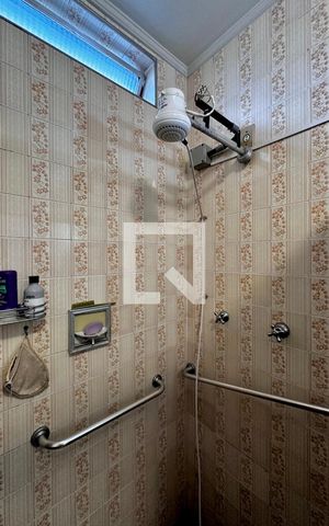 Casa à venda com 220m², 3 quartos e 3 vagas Casa à venda com 220m², 3 quartos e 3 vagasBanheiro