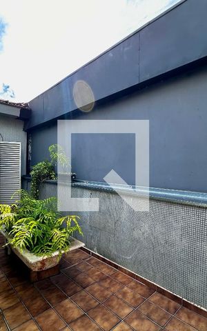 Casa à venda com 220m², 3 quartos e 3 vagas Casa à venda com 220m², 3 quartos e 3 vagasSacada Quarto 3