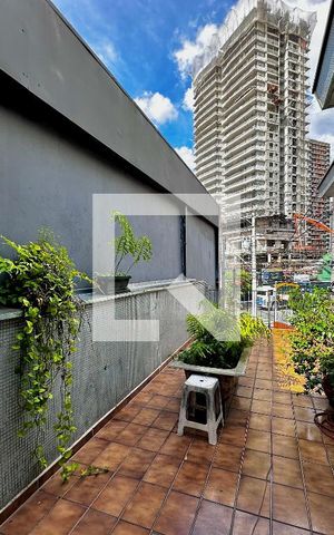 Casa à venda com 220m², 3 quartos e 3 vagas Casa à venda com 220m², 3 quartos e 3 vagasSacada Quarto 3