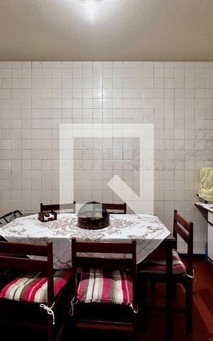 Casa à venda com 220m², 3 quartos e 3 vagas Casa à venda com 220m², 3 quartos e 3 vagasCozinha