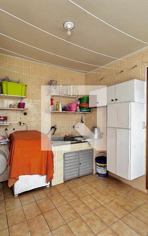 Casa à venda com 220m², 3 quartos e 3 vagas Casa à venda com 220m², 3 quartos e 3 vagasÁrea de Serviço