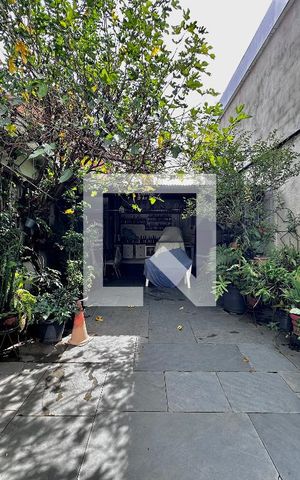 Casa à venda com 220m², 3 quartos e 3 vagas Casa à venda com 220m², 3 quartos e 3 vagasQuintal