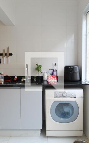 Apartamento à venda com 72m², 2 quartos e 1 vagaCozinha e Área de Serviço