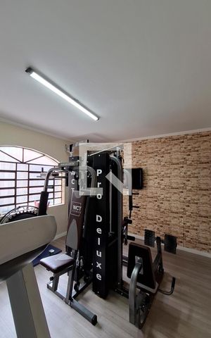 Casa à venda com 230m², 3 quartos e 4 vagas Casa à venda com 230m², 3 quartos e 4 vagasAcademia