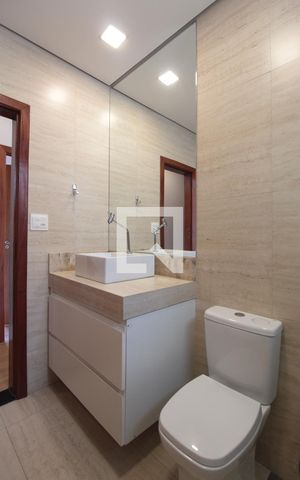 Casa para alugar com 150m², 3 quartos e 2 vagasBanheiro Social