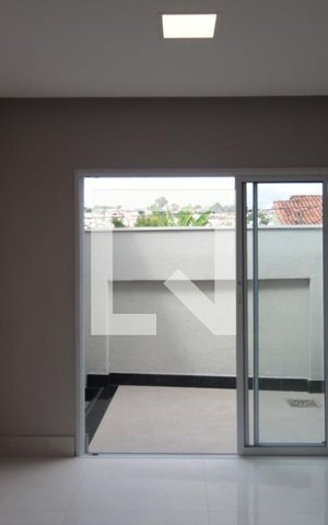 Casa para alugar com 150m², 3 quartos e 2 vagasSala