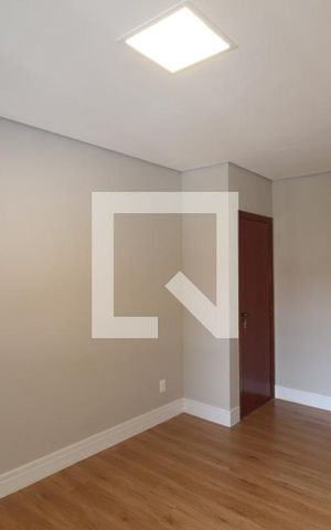 Casa para alugar com 150m², 3 quartos e 2 vagasSuite