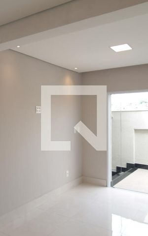 Casa para alugar com 150m², 3 quartos e 2 vagasSala
