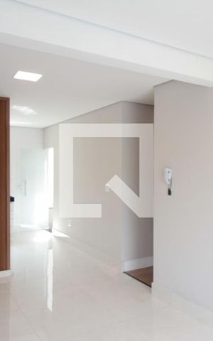 Casa para alugar com 150m², 3 quartos e 2 vagasSala