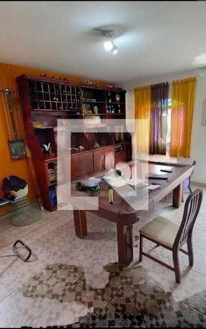 Casa à venda com 220m², 3 quartos e 1 vaga