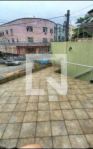 Casa à venda com 220m², 3 quartos e 1 vaga