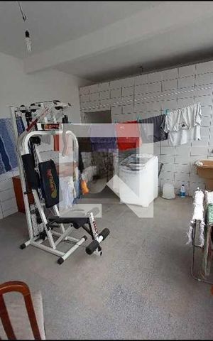 Casa à venda com 220m², 3 quartos e 1 vaga