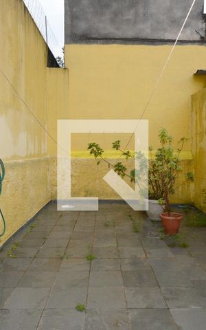 Casa para alugar com 105m², 2 quartos e 1 vagaQuintal