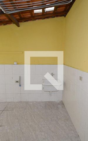 Casa para alugar com 105m², 2 quartos e 1 vagaÁrea de Serviço