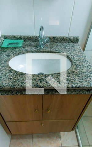 Casa para alugar com 1000m², 4 quartos e 8 vagasSalão - Banheiro