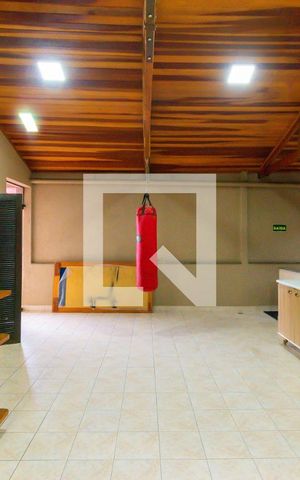 Casa para alugar com 1000m², 4 quartos e 8 vagasSalão