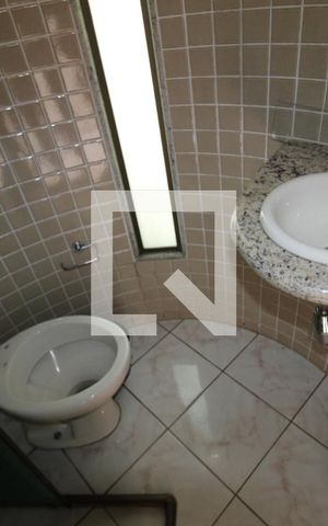 Casa à venda com 419m², 5 quartos e 6 vagasEdícula - Banheiro 2