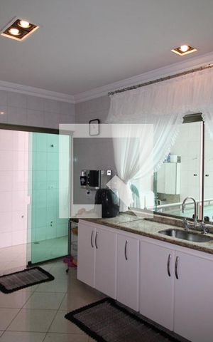 Casa à venda com 419m², 5 quartos e 6 vagasCozinha
