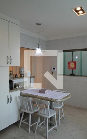Casa à venda com 419m², 5 quartos e 6 vagasCozinha