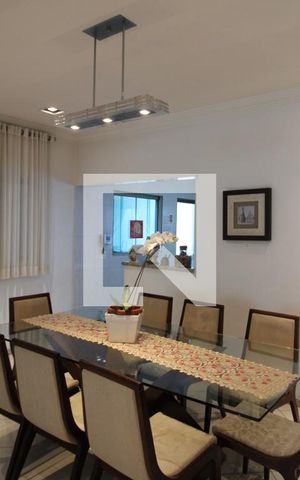 Casa à venda com 419m², 5 quartos e 6 vagasSala